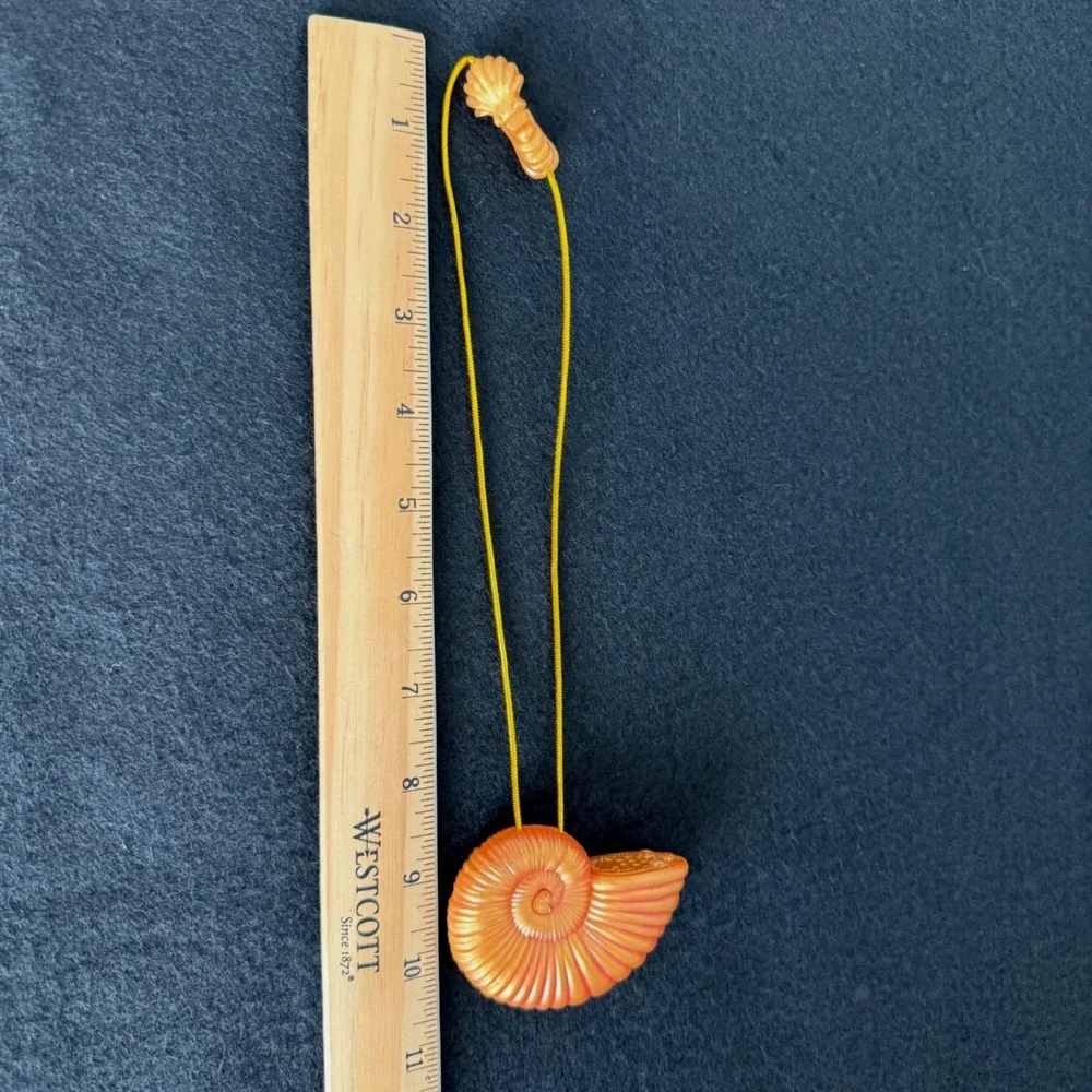 Disney Ursula Shell Necklace Kids OS Orange Light Up Sound The Little Mermaid